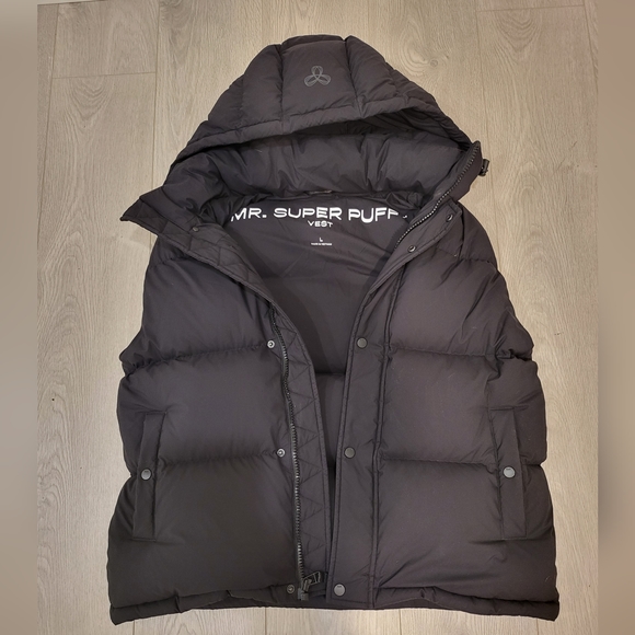 TNA Other - ARITZIA TNA Mr. SUPER PUFF  downfilled vest